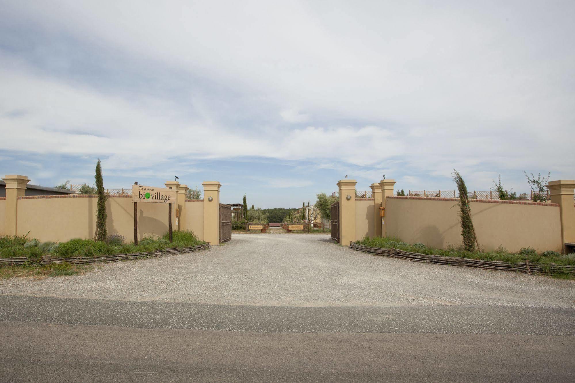 Toscana Biovillage - Private Cottage Cecina  Bagian luar foto